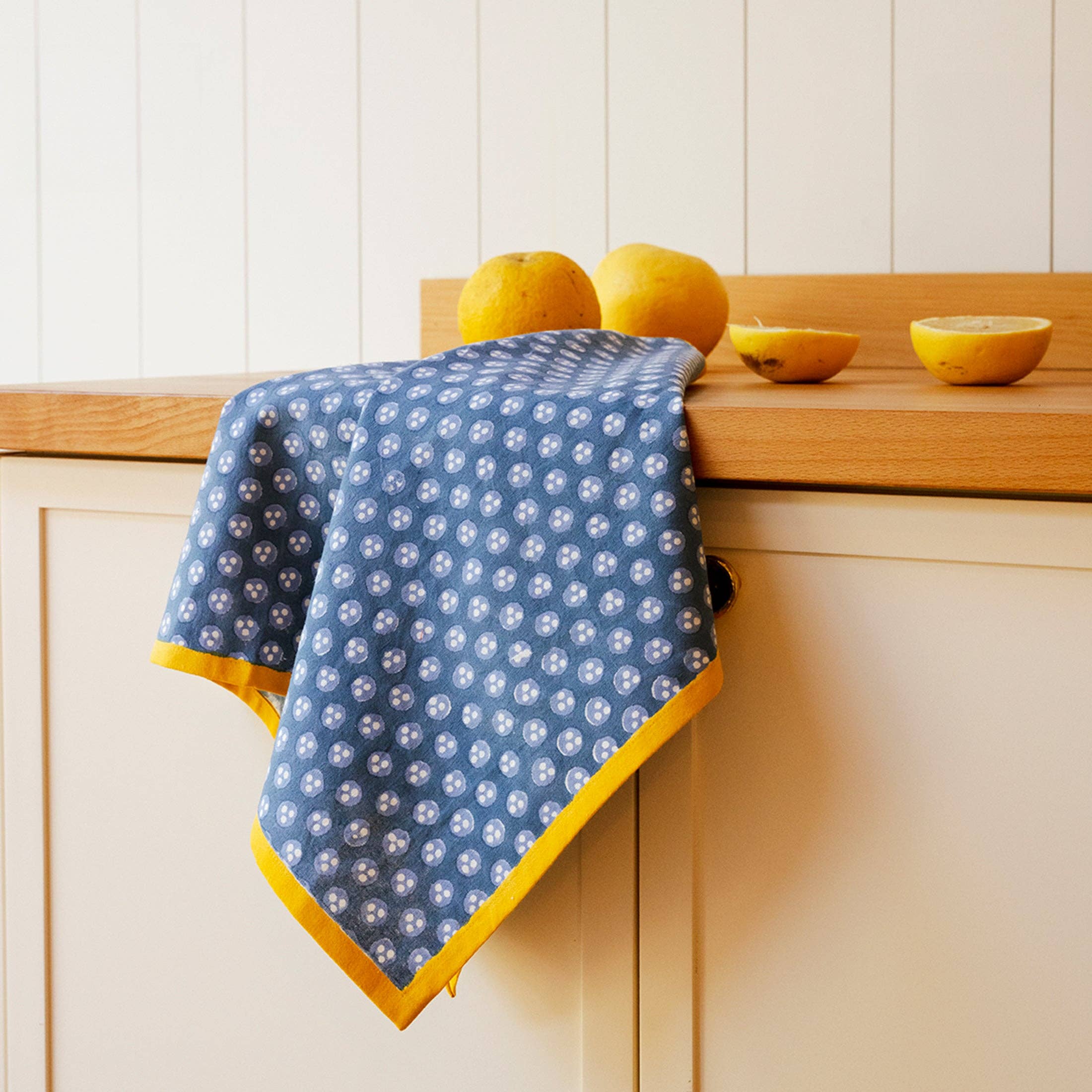 Royal Triple Dot Tea Towel detail