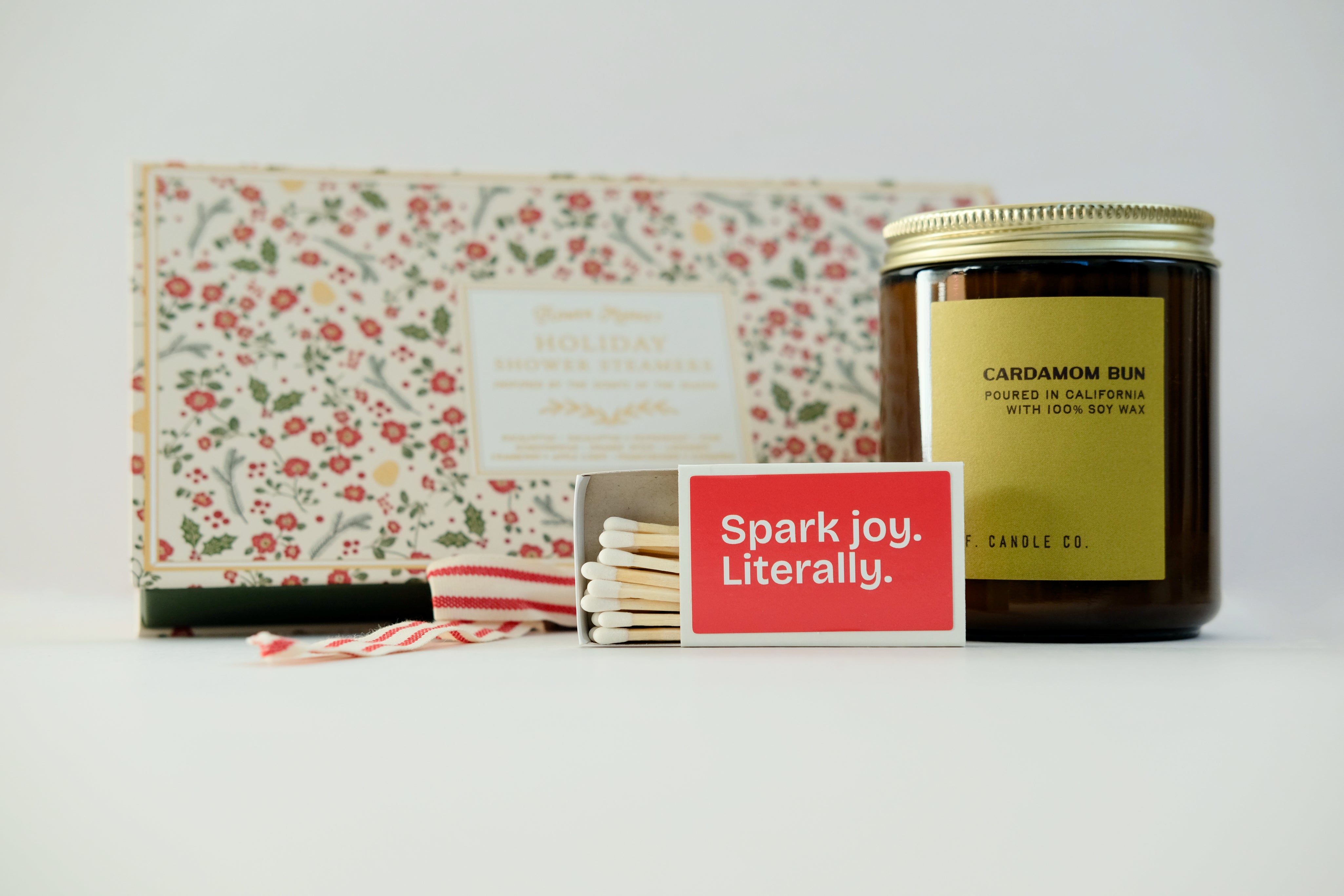 Holiday Cheer Essentials Gift Set