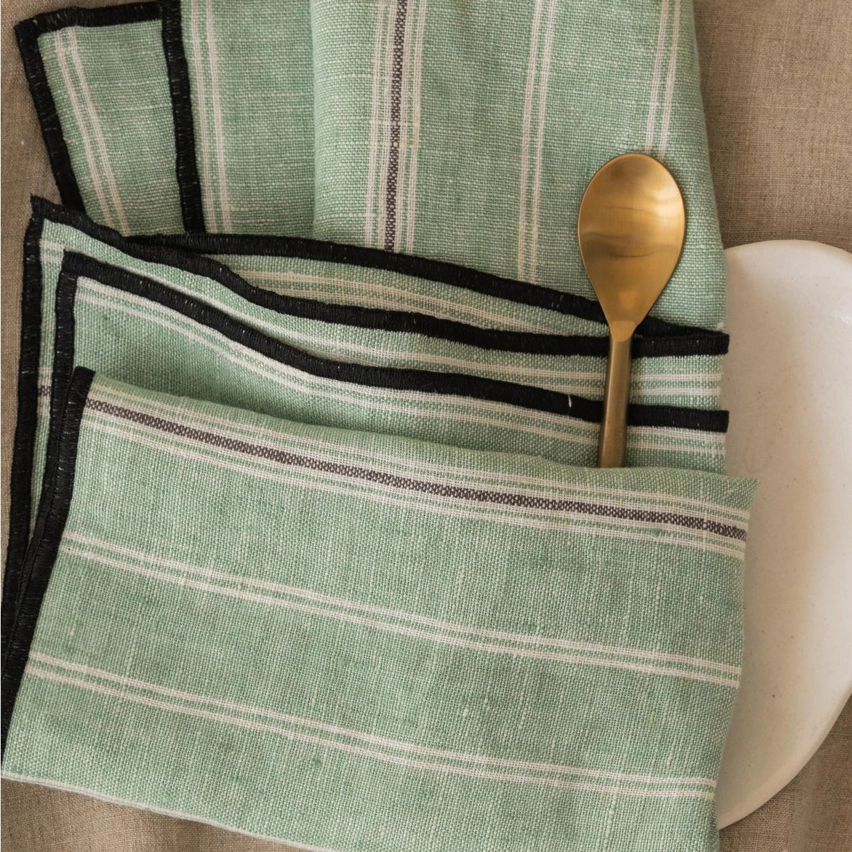 Linen_Althea_Napkin_Set_2.webp