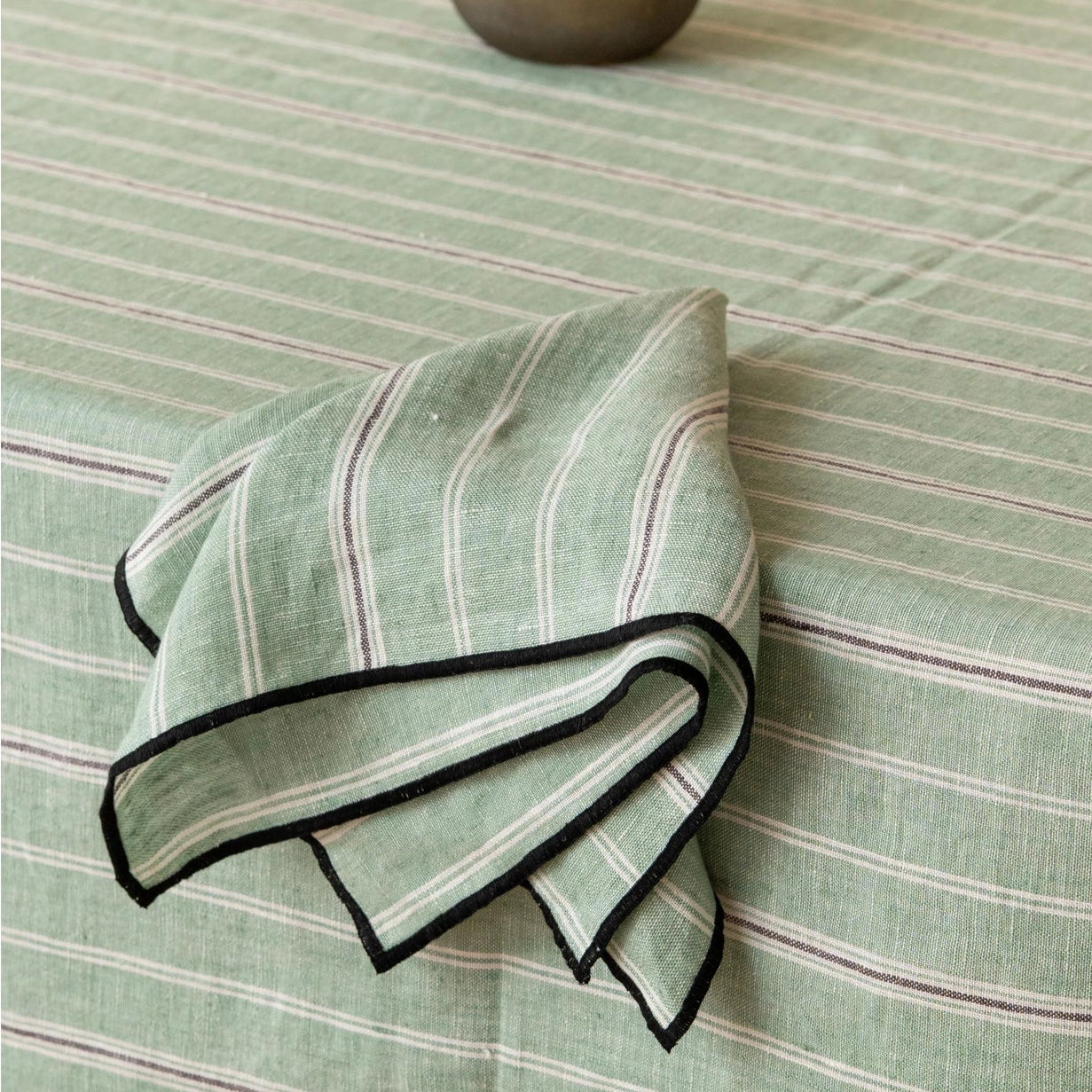 Linen_Althea_Napkin_Set_3.webp