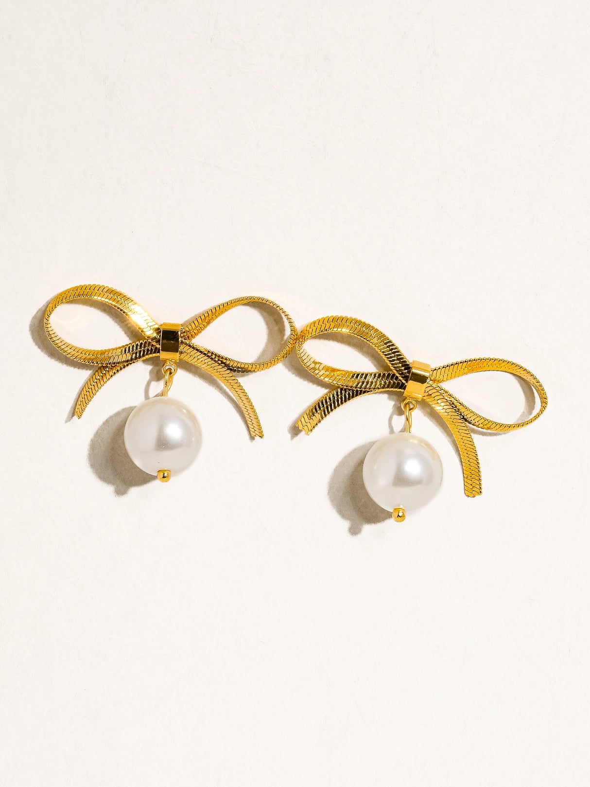 Alice Bow Dangle Pearl Earring