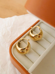 Amélie Round Huggie Earring