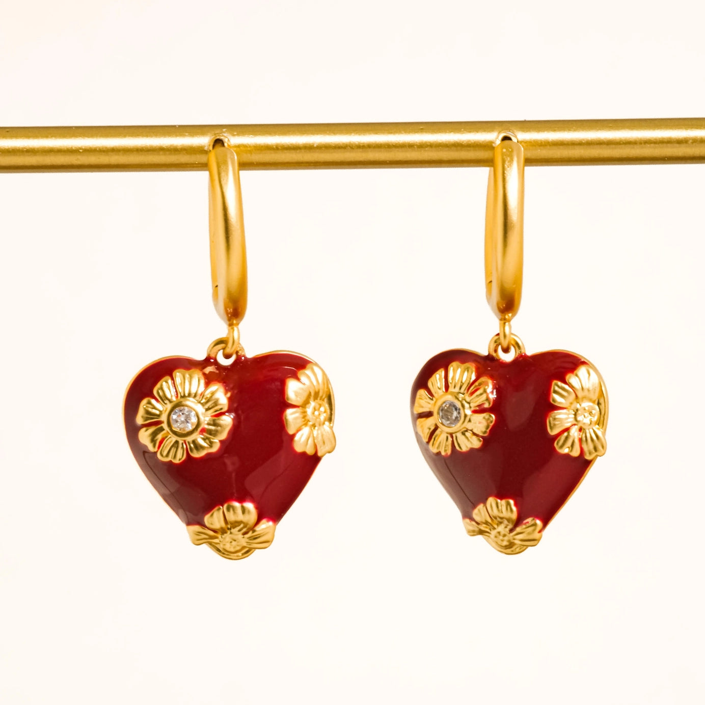 bea_gold_vintage_floral_3.webp