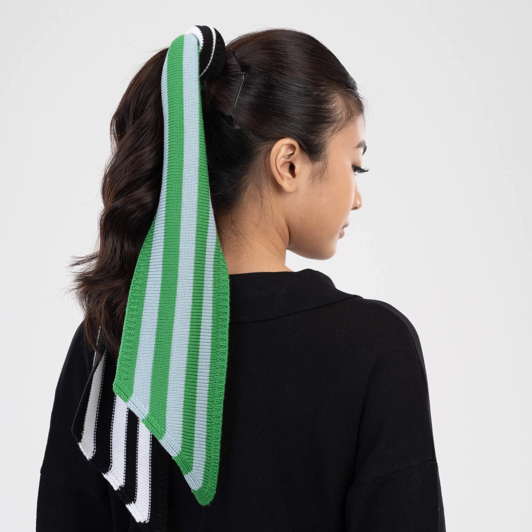 colorblock_stripe_mini_ribbon_scarf_green_6.webp