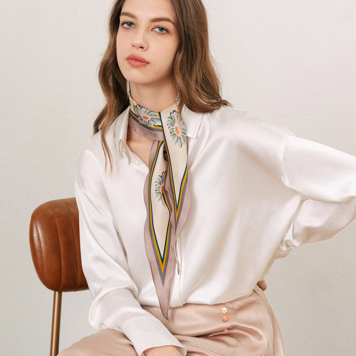 daisy_neckerchief_4_e58f709d-531b-40bd-aa8c-c9b2a7a6d019.webp