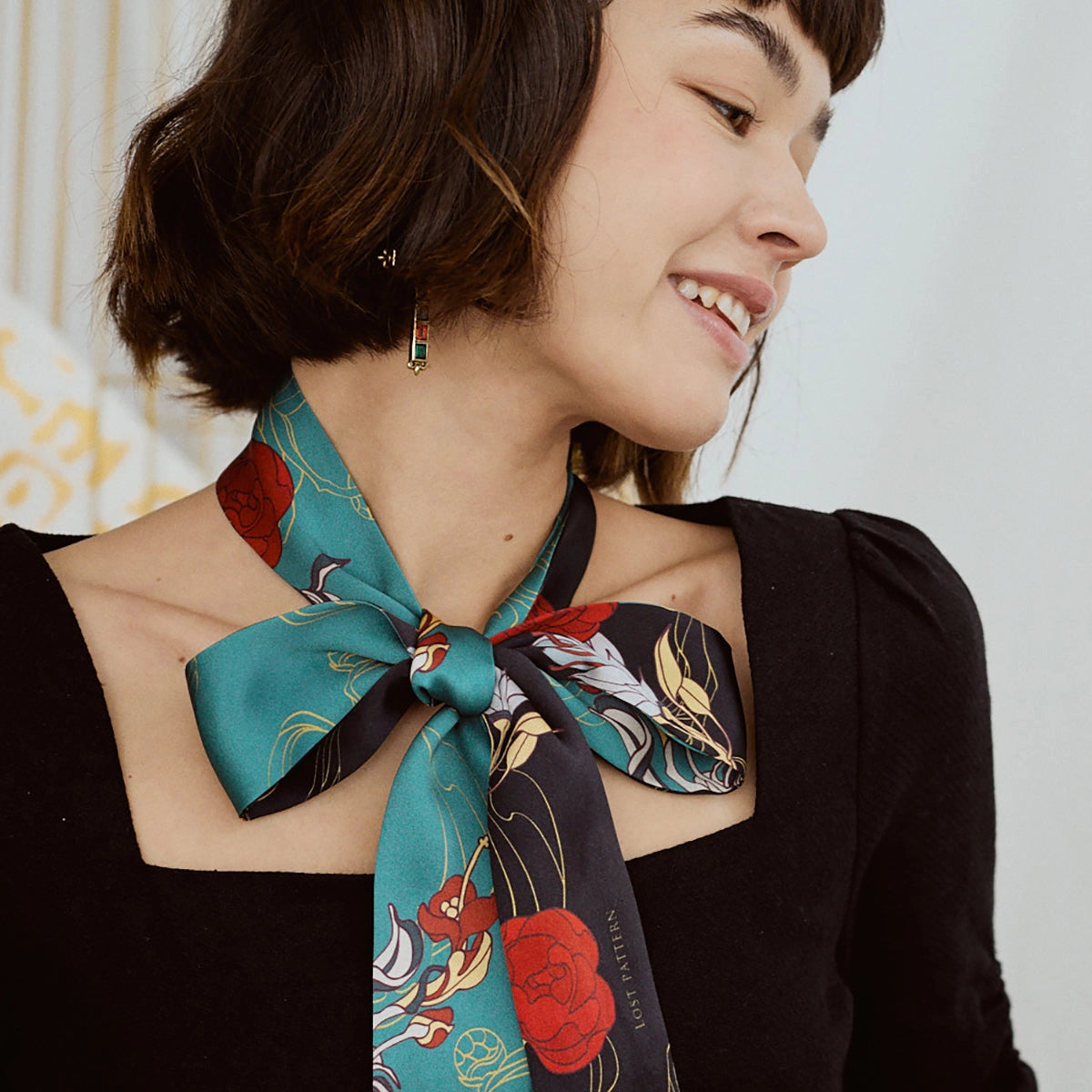 dream_hunter_skinny_scarf.webp