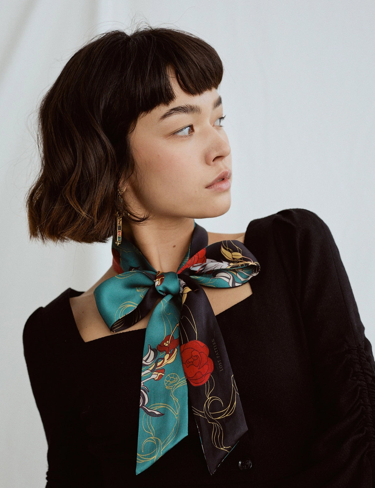 dream_hunter_skinny_scarf_2.webp
