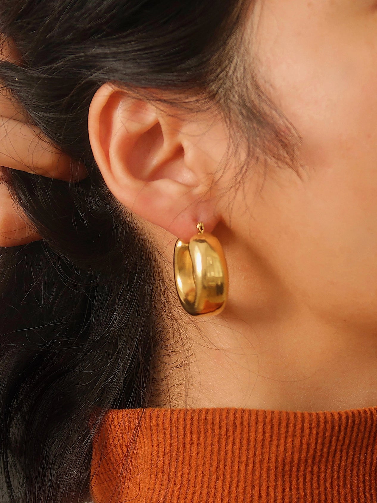Hunter Classic U Hoop Earring