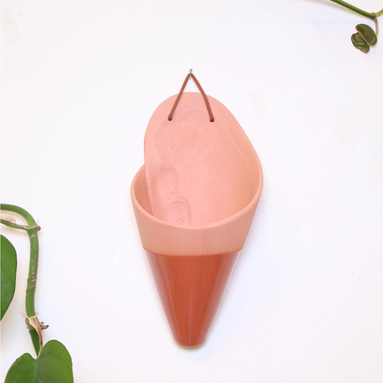large_ceramic_cones_terracotta_2.webp