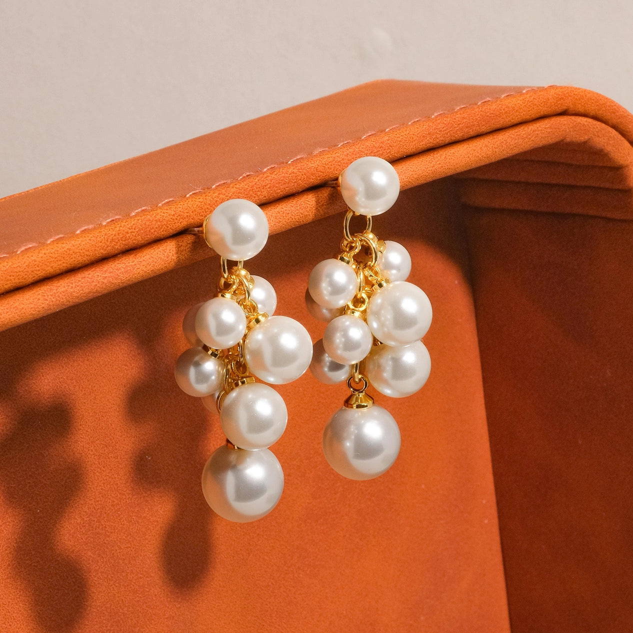 lou_pearl_2.webp
