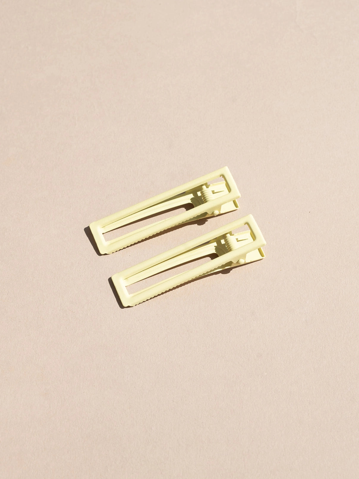 Lulu Alligator Hair Clips (Butter Yellow)