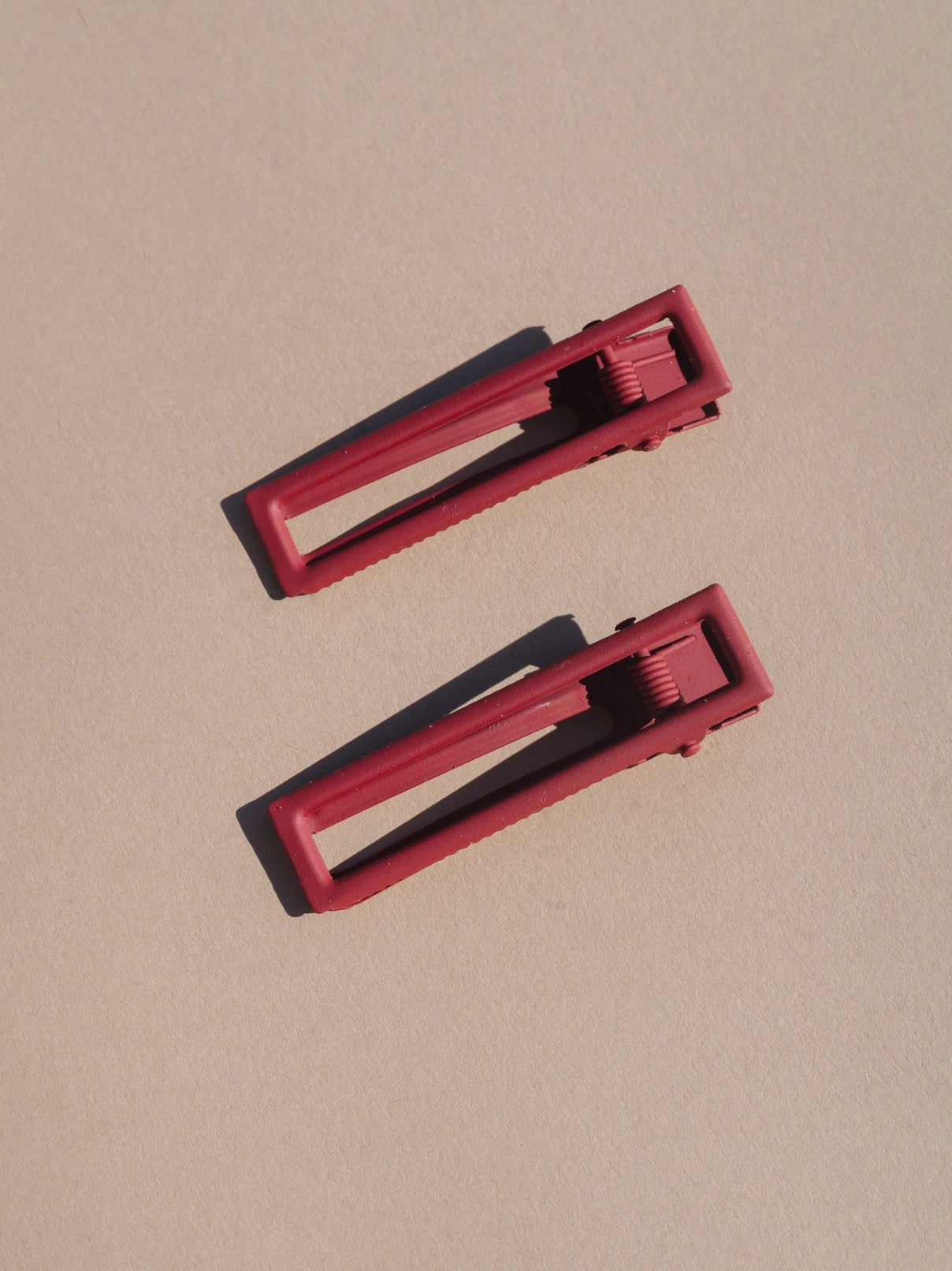 Lulu Alligator Hair Clips (Maraschino Cherry)