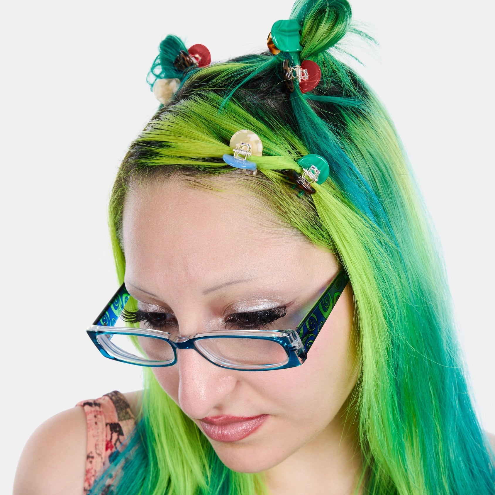 micro_claws_hotmama_2.webp