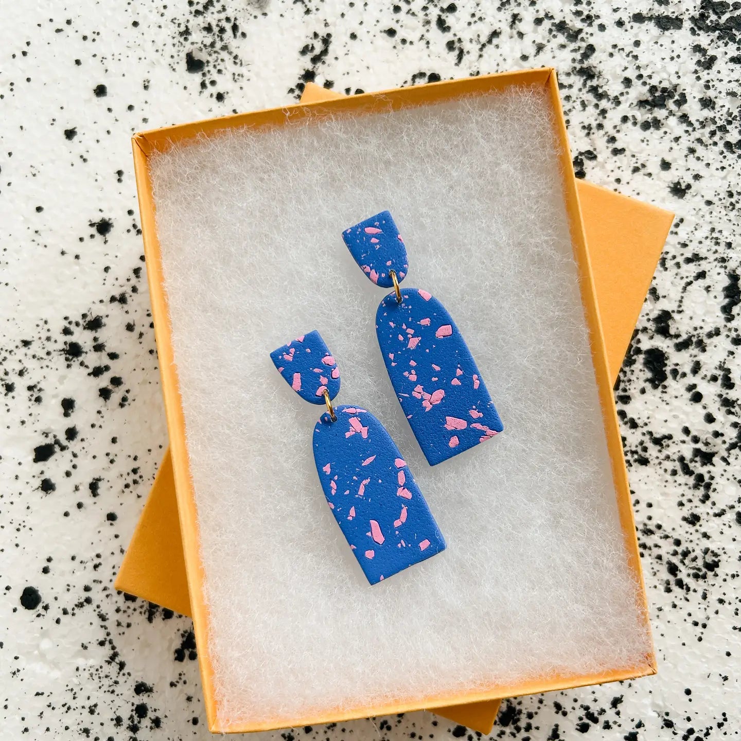 midnight_speckle_earrings_3.webp