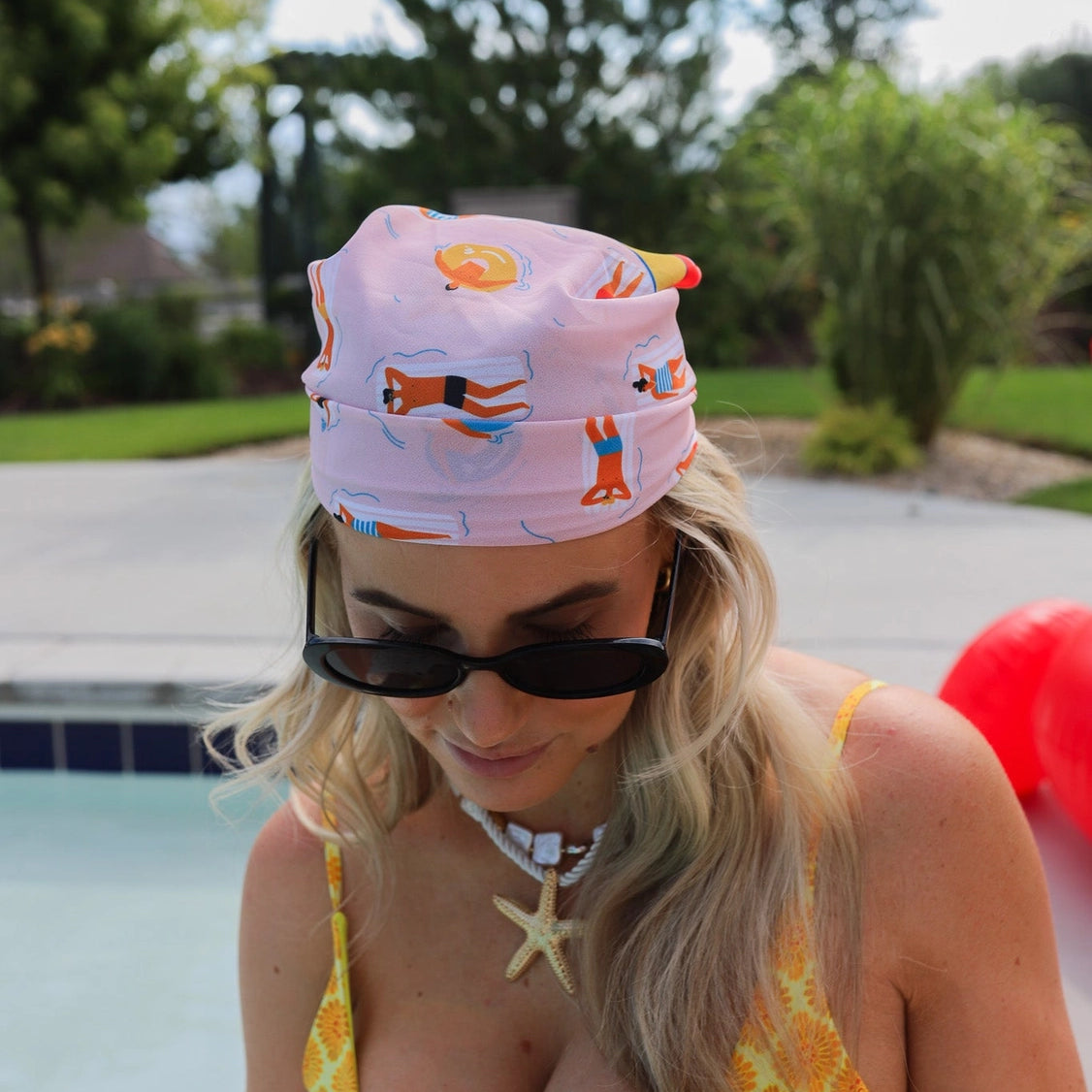poolside_bandana_7.webp