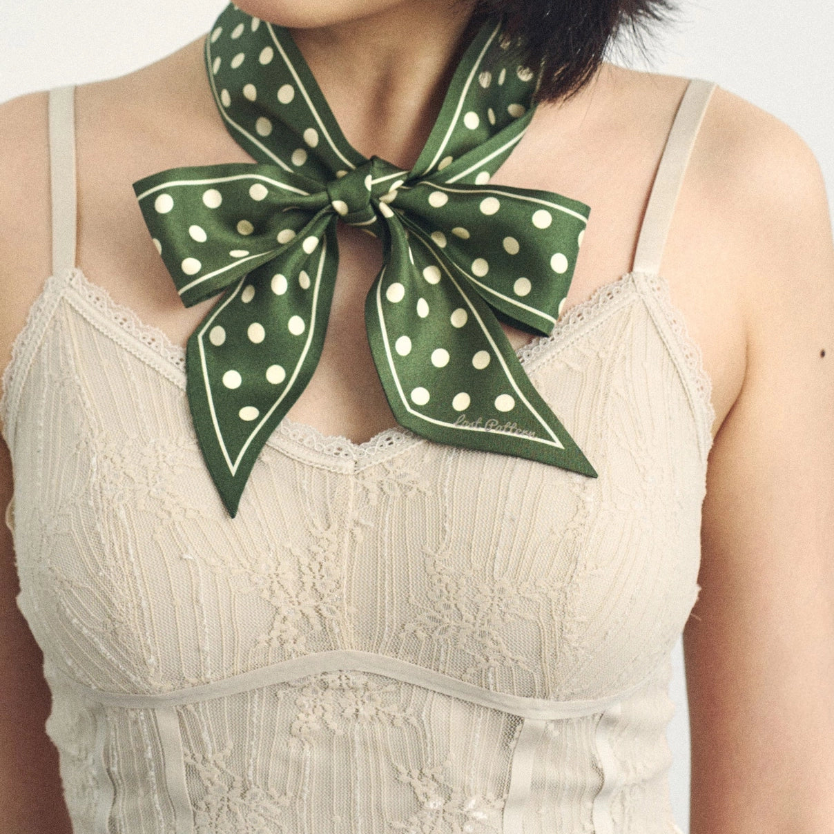 retro_skinny_scarf_3.webp
