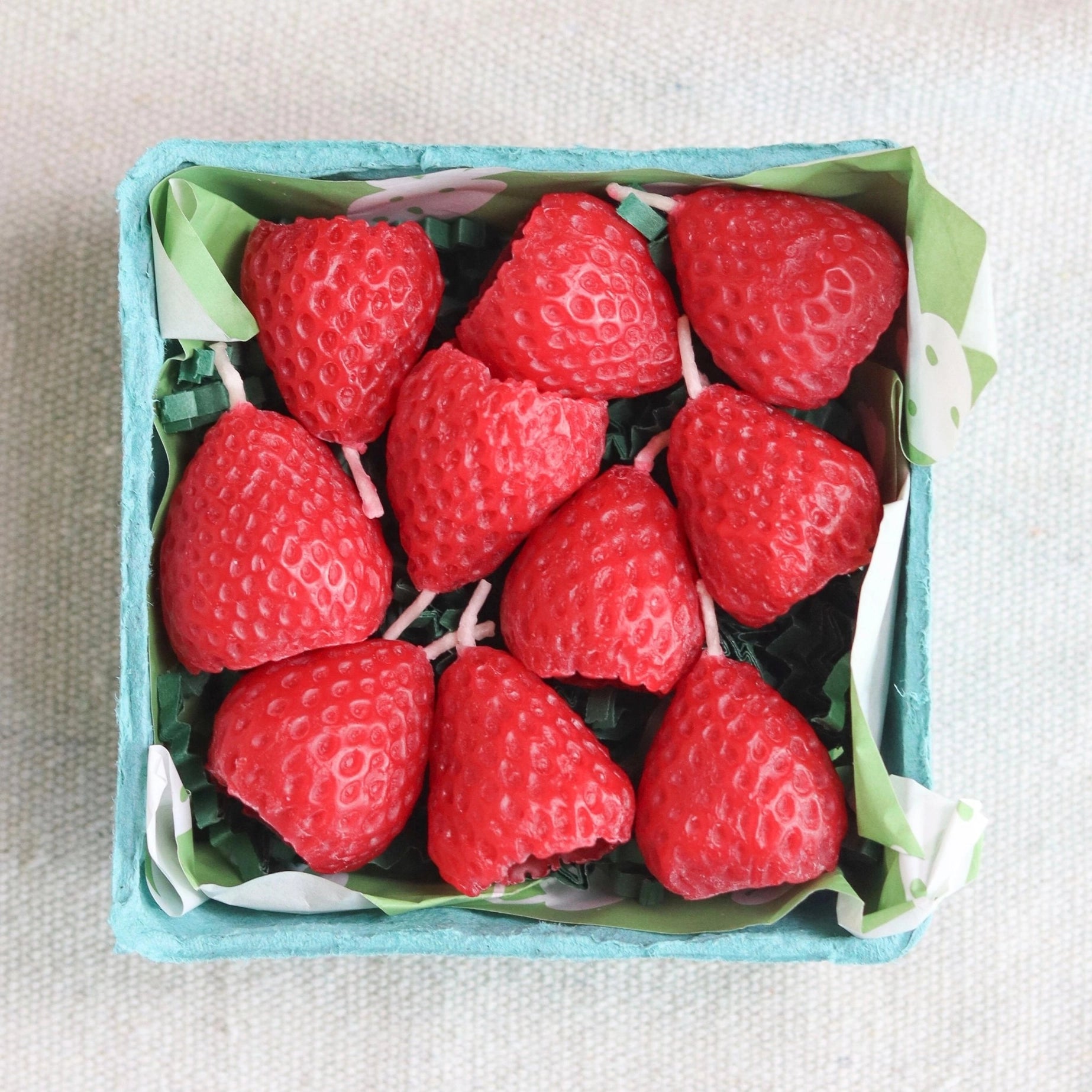 strawberries_candles_2.webp